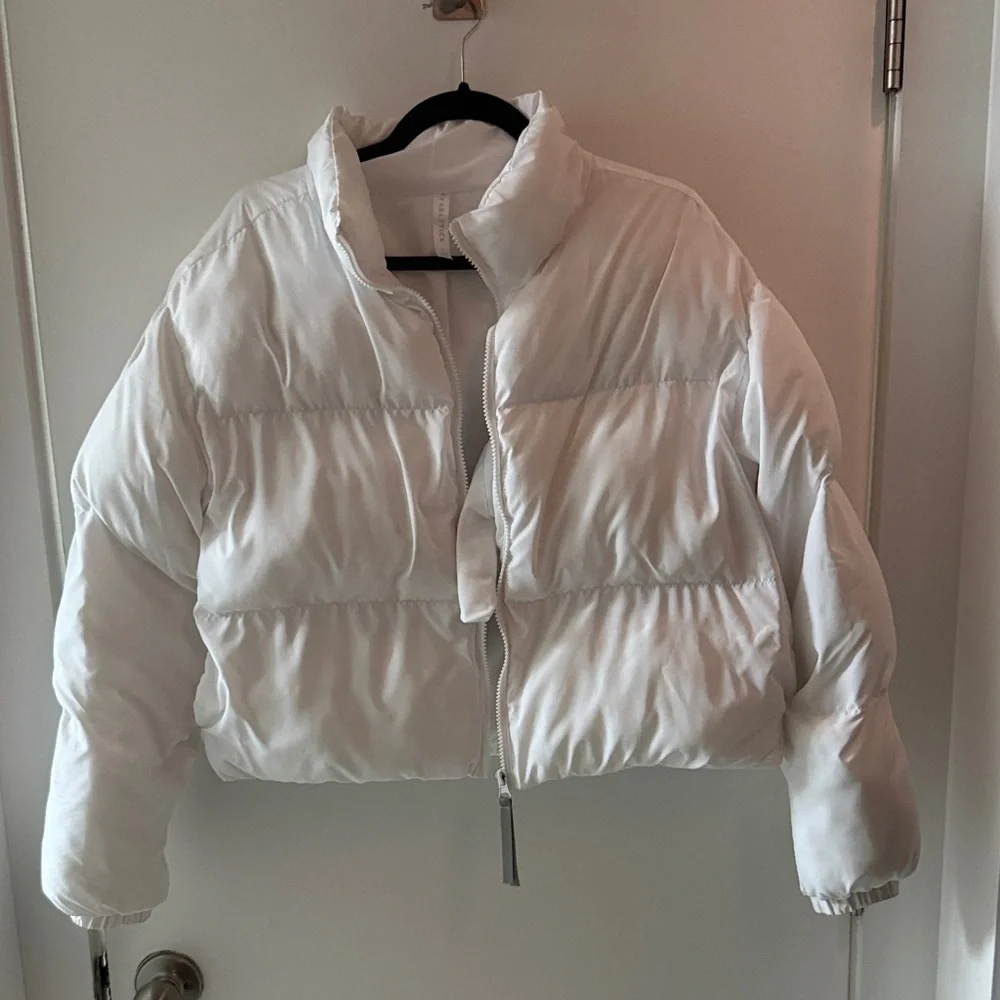 Fabletics - Women's White Puffer Jacket - Size Small - Picture 1 of 2